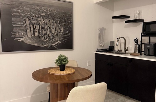 Ludlam Apartment | SouthWest Private Cozy Studio