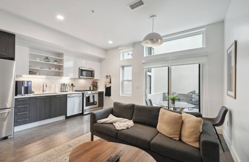 Highland Condo | Southwestern Charm | Studio Loft | Shady Deck w/Pets