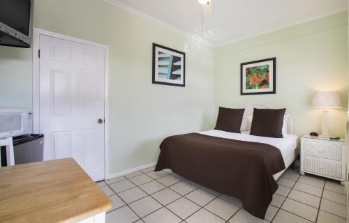 Uptown - Upper Duval Hotel | Southwinds Motel