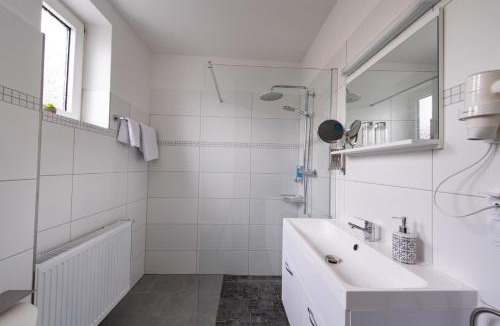 Niederzwehren House | SOVA Guesthouse