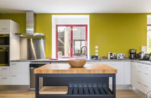 Saint-Laurent-de-Terregatte Cottage | Spacious 5-bedroom countryside house, pet-friendly, parking, internet included, near Mont St-Michel