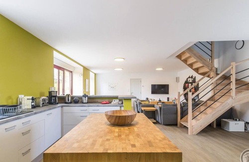 Saint-Laurent-de-Terregatte Cottage | Spacious 5-bedroom countryside house, pet-friendly, parking, internet included, near Mont St-Michel