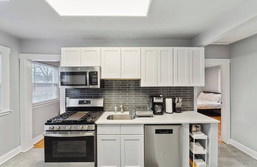 New Haven Apartment | Spa Inspired - 3BR Comfort Suite - Near Yale