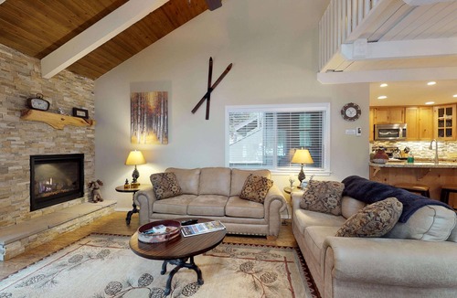 Tennis Village Condo | Spa Side Oasis with Access to Exclusive Golf