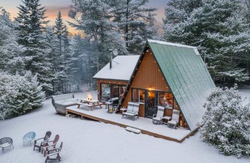 Portneuf Regional County Municipality Ski Chalet | Spa & Waterfront Relaxation - Le Chalet EDGAU