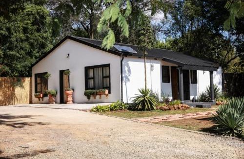 Roodeplaat Cabin | SPAat343