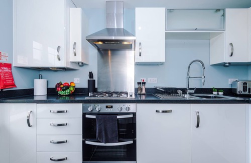 Northwich House | Spacious 3 Bed in Northwich, Perfect for Groups!