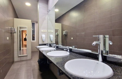 Moncloa - Arguelles Hostel | SPACE CENTER MADRID