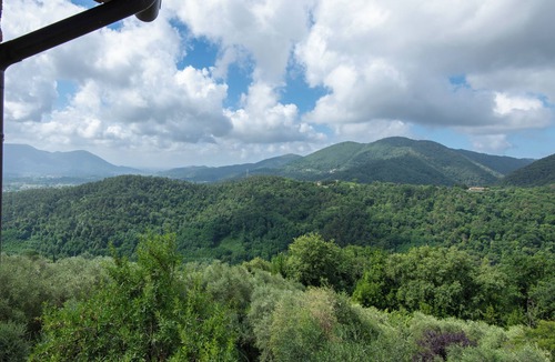 Vicopelago Villa | Space, panoramas & privacy in distant sight of the walls of Lucca; a/c & pool