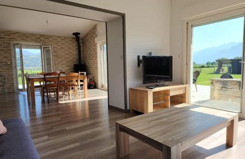 Arenthon House | Spacieuse maison de vacances avec piscine à Arenthon