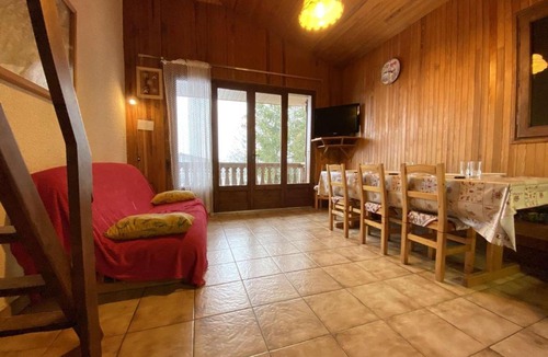 Praz-sur-Arly Apartment | Spacieux 2P+Cabine Mezzanine à Praz-Sur-Arly - 8 pers, Proche Commodités, Vue Mont Charvin - FR-1-603-37