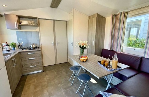 Petit-Palais-et-Cornemps House | Spacious Cottage with Terrace for 6 People