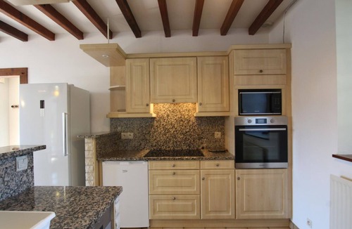 Saint-Brice-de-Landelles Cottage | Spacious family home with wellness area and games in Saint-Brice-de-Landelles