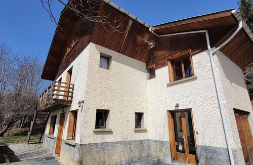 Saint-Michel-de-Chaillol Ski Chalet | Spacious Chalet for 18 with Garden, 7 Bedrooms, Pet-Friendly, TV, Fireplace - St. Michel de Chaillol