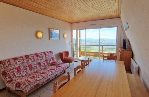 Saint-Michel-de-Chaillol Apartment | Spacious 10/12-Person Apartment with Balcony - Saint-Michel-de-Chaillol