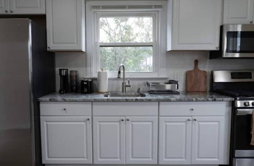 North Brunswick House | Spacious Home l King bed l Near RU l Near Hospital