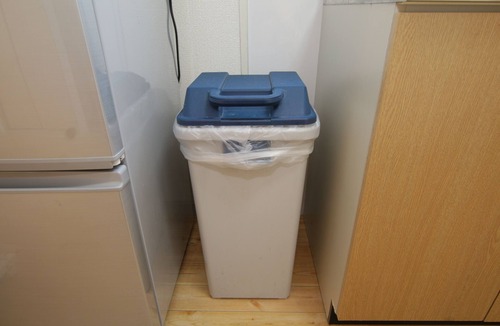 Shikitsuhigashi House | Spaciou room with Three beds next to Kuromon market walk to Namba !