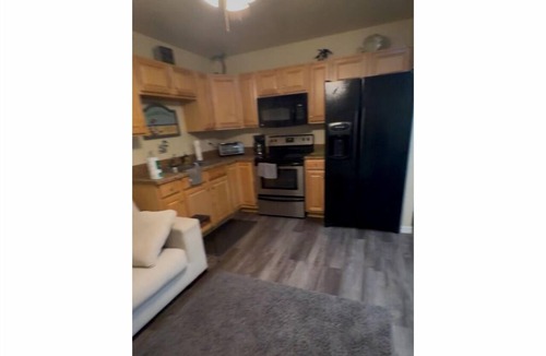 Florida Shores Apartment | Spacious 1 bdrm Apartment-in Edgewater walking distance to shops, river & beach