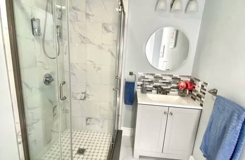 Worcester Apartment | Spacious 1-bedroom apartment with central heat & AC in Worcester near colleges.