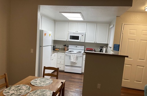 El Macero Apartment | Spacious 1-bedroom apartment with pool and gym