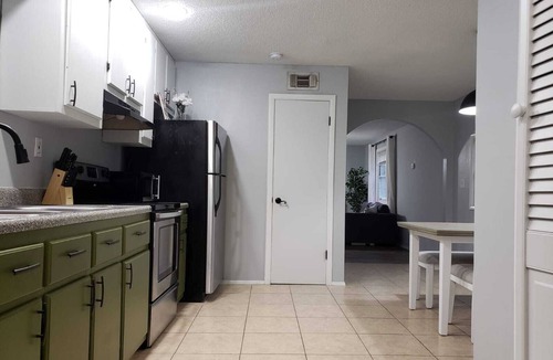 Avondale House | Spacious 1 bedroom Avondale guesthouse 🏡