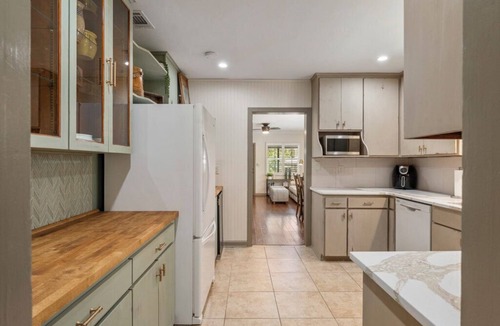 Mount Dora House | Spacious 1 block to Downtown Mt. Dora "The Brick Haven" with Garage Gameroom!