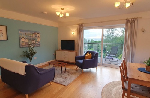 Raymonds Hill Apartment | Spacious 1 BR apartment. Amazing view. Own Garden. Dog friendly.