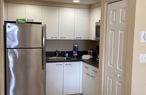Weston Apartment | Spacious 1 BR | Vacation Village At Weston