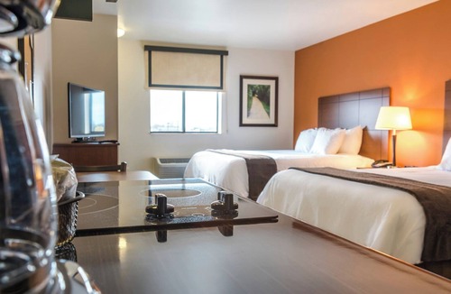 Sioux Falls Hotel | Spacious 1 Unit Stay | w/Kitchenette | Near Great Plains Zoo