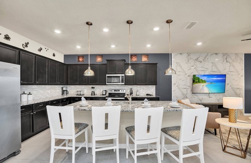 Davenport Villa | Spacious 10Bed Pool Home with Game Room-4265LA