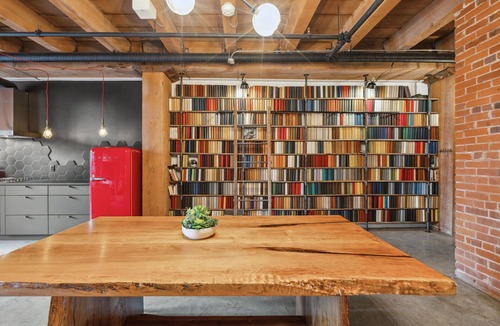 Chinatown Apartment | Spacious 1200sqft Gastown Loft with Parking