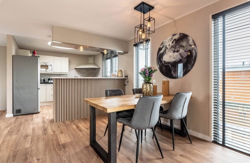 Aalsmeer Boat Rental | Spacious 120m2 Watervilla With Sauna Near Amsterdam And Schiphol.