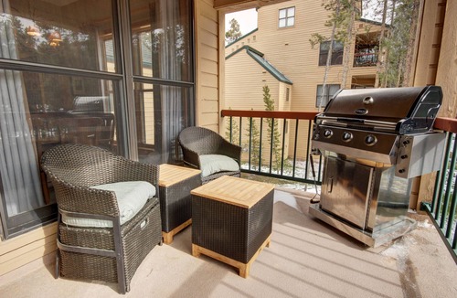 Keystone Condo | Spacious 1600 S.F. Renovated 3 Bed. 2 Bath Condo in Keystone