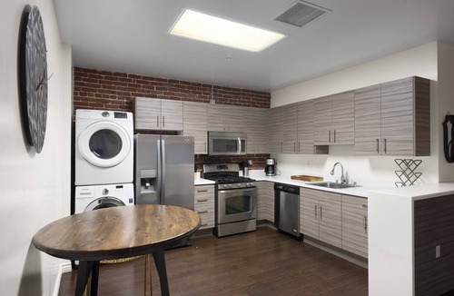 Historic Core Hotel | Spacious 1700 sqft New York-Style Suite