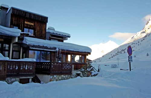 Val Claret Ski Chalet | Spacious 180m² chalet for 15 people in Tignes with Wifi
