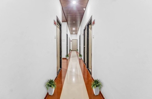 Marol Hotel | Spacious 19 Budgets Bed Room Hotel Below Sakinaka Metro Station Gate no 2.