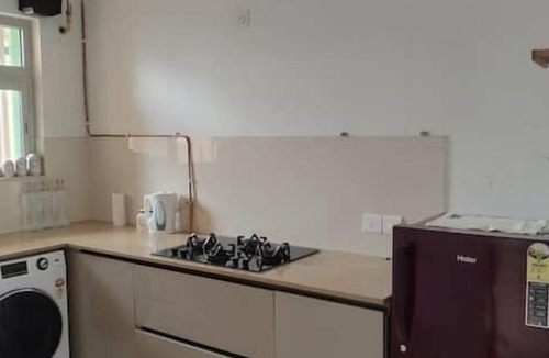 Thane West Apartment | Spacious 1BHK Hiranandani Estate