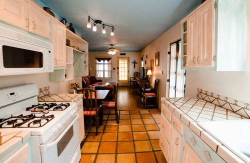 Port Isabel Apartment | Spacious 1BR + Bunks – King Bed, Sleeps 6/Historic Rental near SPI
