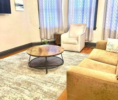 Gage Park Apartment | Spacious 1BR | Free Parking, Golf & Midway Access