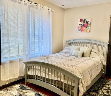 Gage Park Apartment | Spacious 1BR | Free Parking, Golf & Midway Access