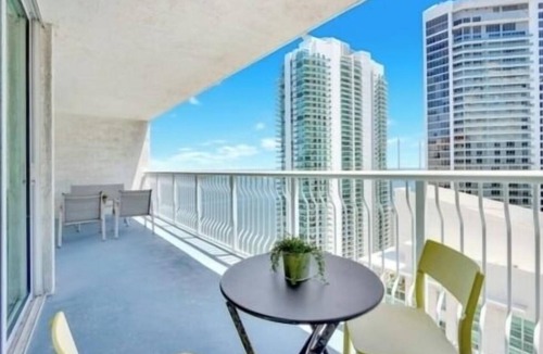 Brickell Condo | Spacious 1BR in Brickell Drive - Free Parking