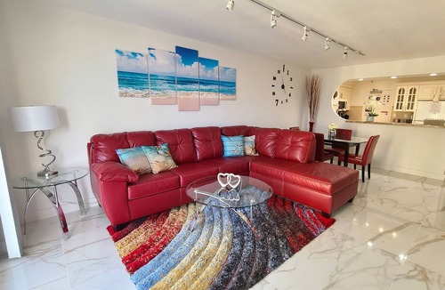 Surfside Condo | Spacious 1BR Oceanfront Condo in Miami Beach with Direct Beach Access