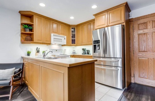 Bloor-Yorkville Apartment | Spacious 1BR Penthouse Suite with Amazing Terrace!