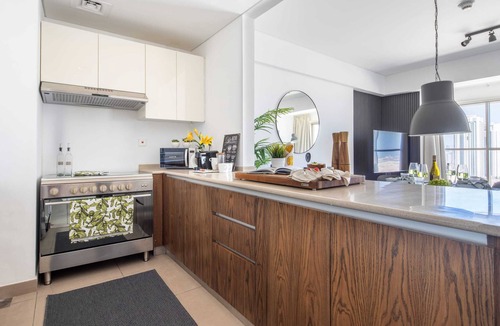 Abu Dhabi Apartment | Spacious 1BR w Canal Views in Al Reem Island
