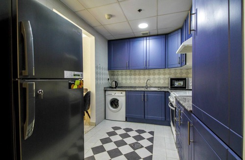Jumeirah Lake Towers Apartment | Spacious 1BR with Balcony in JLT