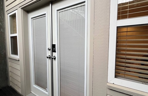Shaughnessy House | Spacious 2-BDRM near Sunsets, Beach + City Life