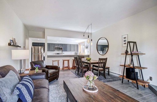 Peak 9 Condo | Spacious 2-bed, 2-bath Mountainwood 301 condo in Breckenridge, sleeps 8 guests!