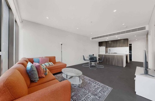 Lidcombe Apartment | Spacious 2-Bed Apartment with Balcony & City Views