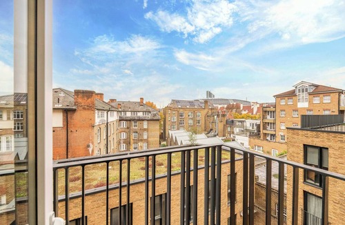 Euston Apartment | Spacious 2-Bed · Balcony · St Pancras · Sleeps 6