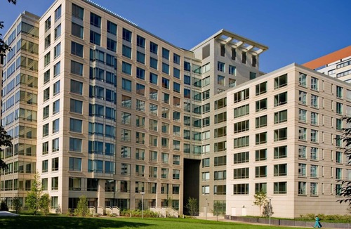 West End Apartment | Spacious 2 Bed/Bath Apt Nearby MGH,MIT,Harvard, Washer/Dryer in suite, Modern Bd